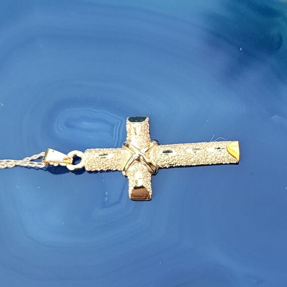 14K Yellow Gold Diamond Cut Cross Pendant Link Necklace - Picture 6 of 13